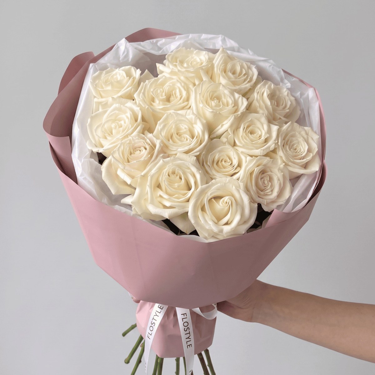 15 belyh roz 388